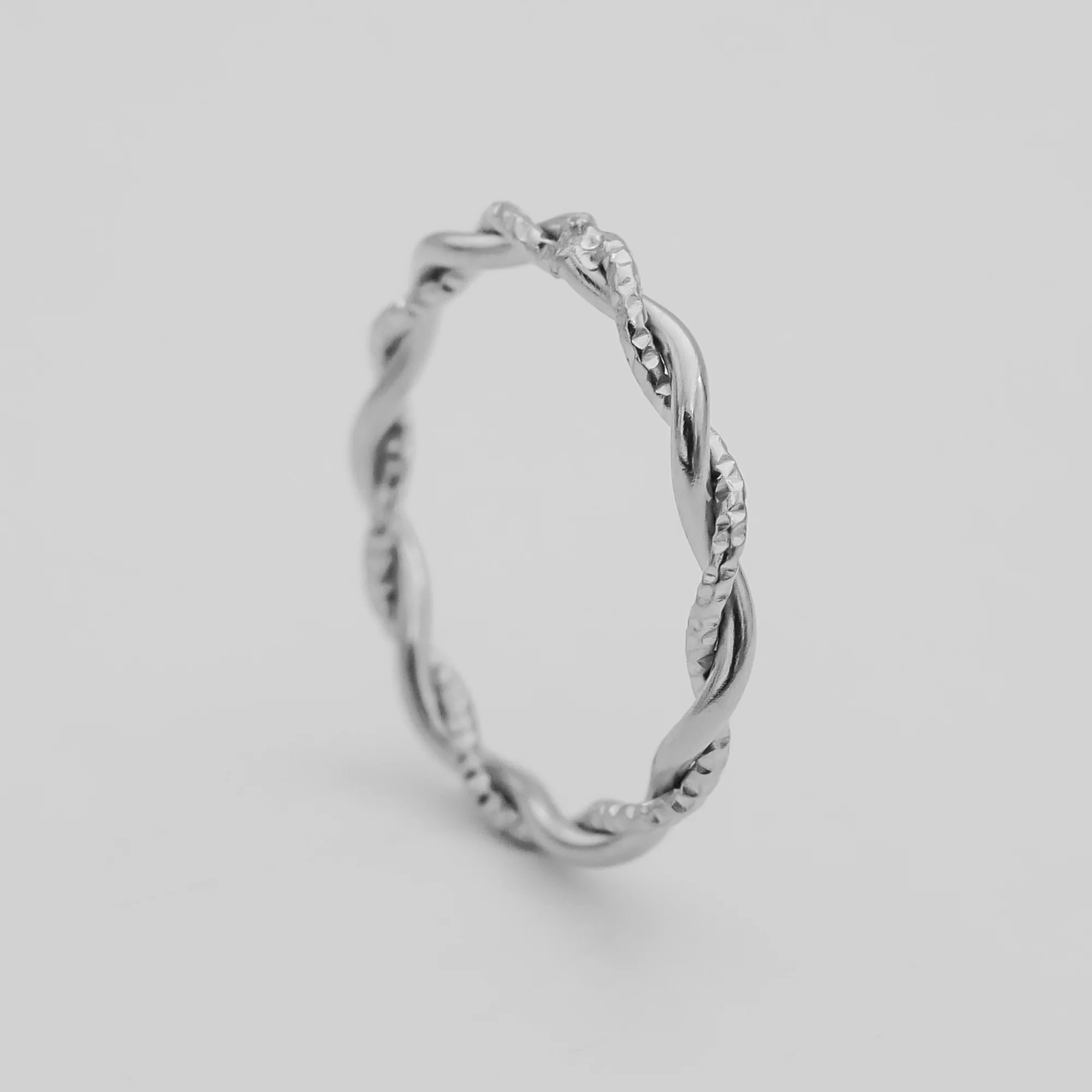 Aicha Twisted Ring - Image 5