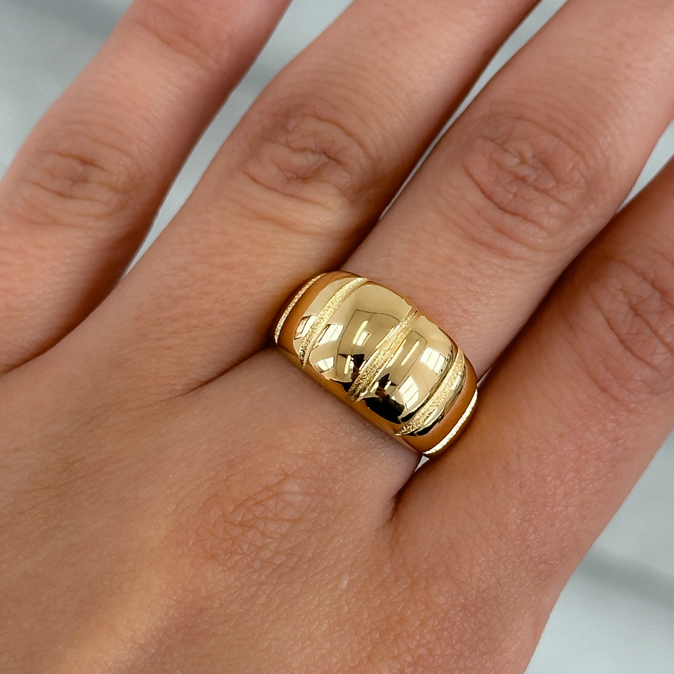 Alessia Chunky Ribbed Ring - Image 3