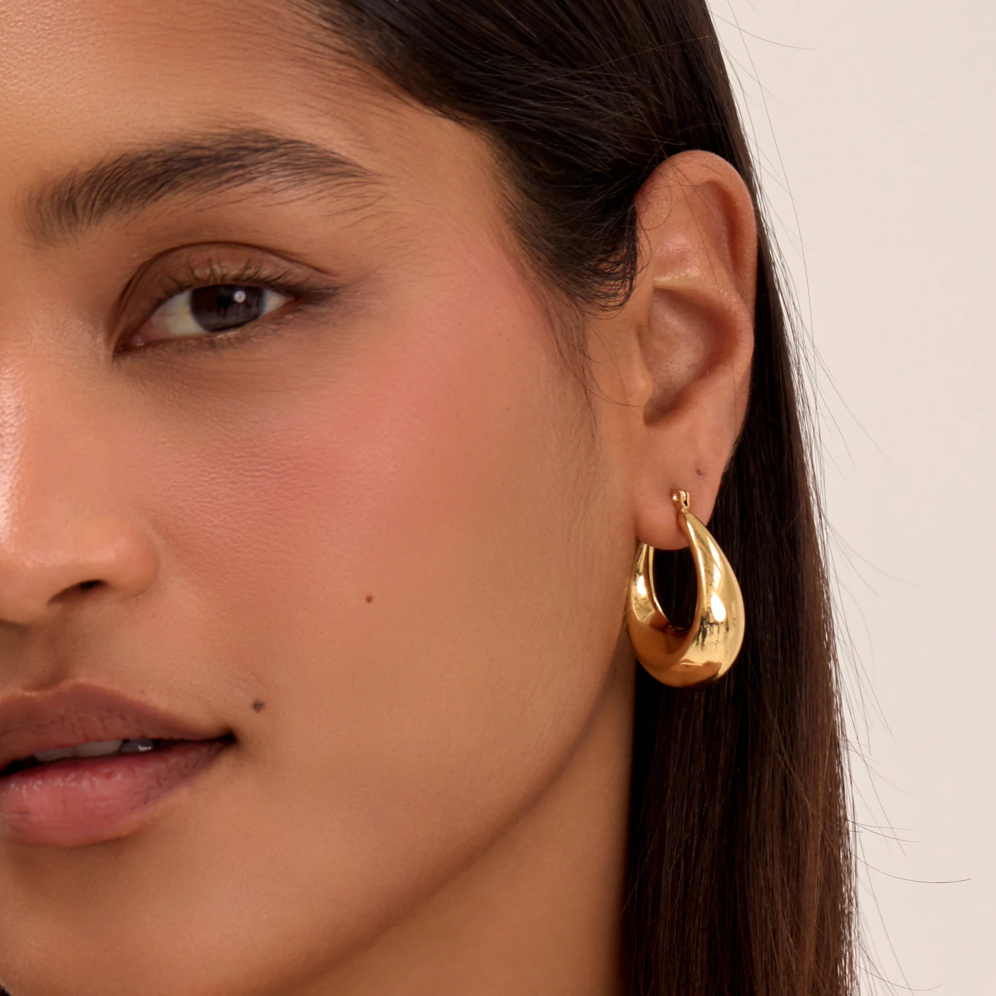 Alyssa Hoop Earrings - Image 3