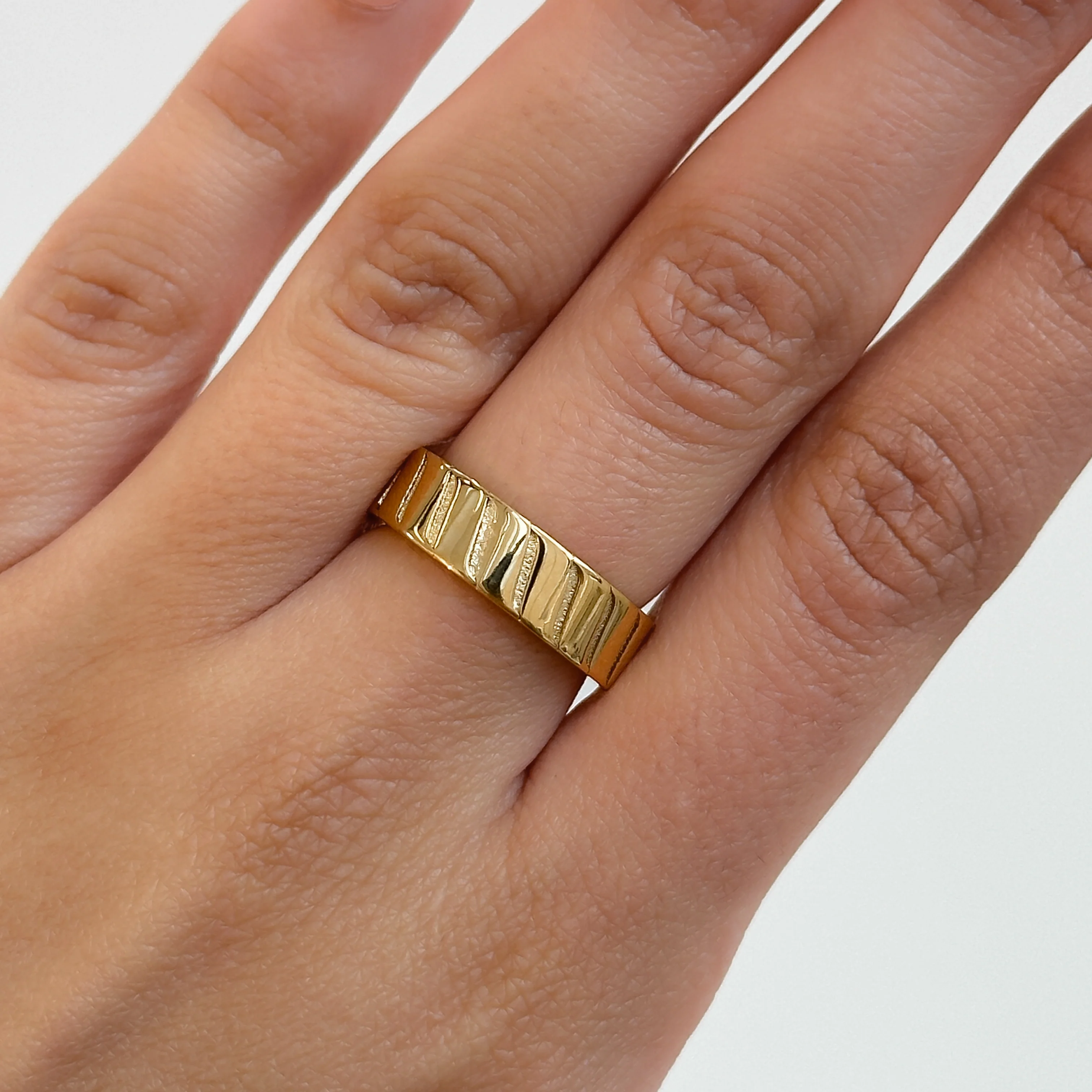 Amaia Band Ring - Image 6