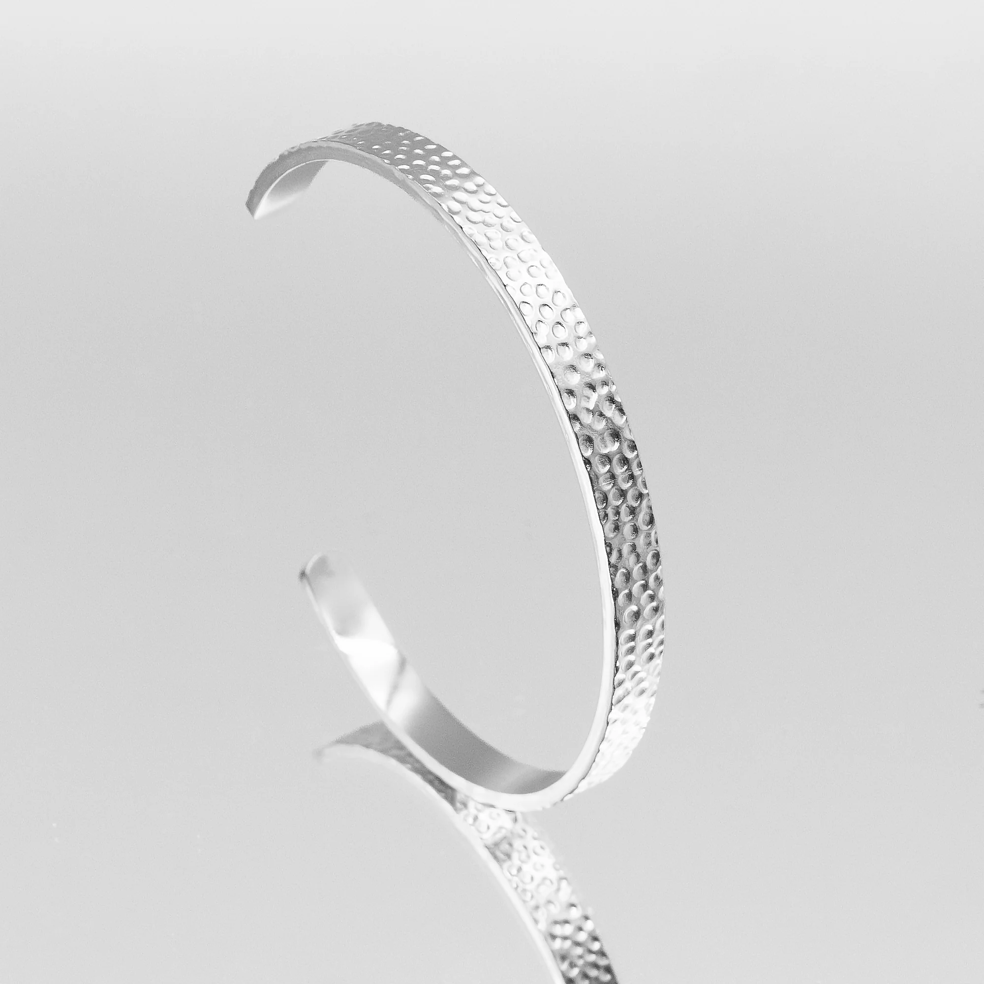 Amara Hammered Bangle - Image 4