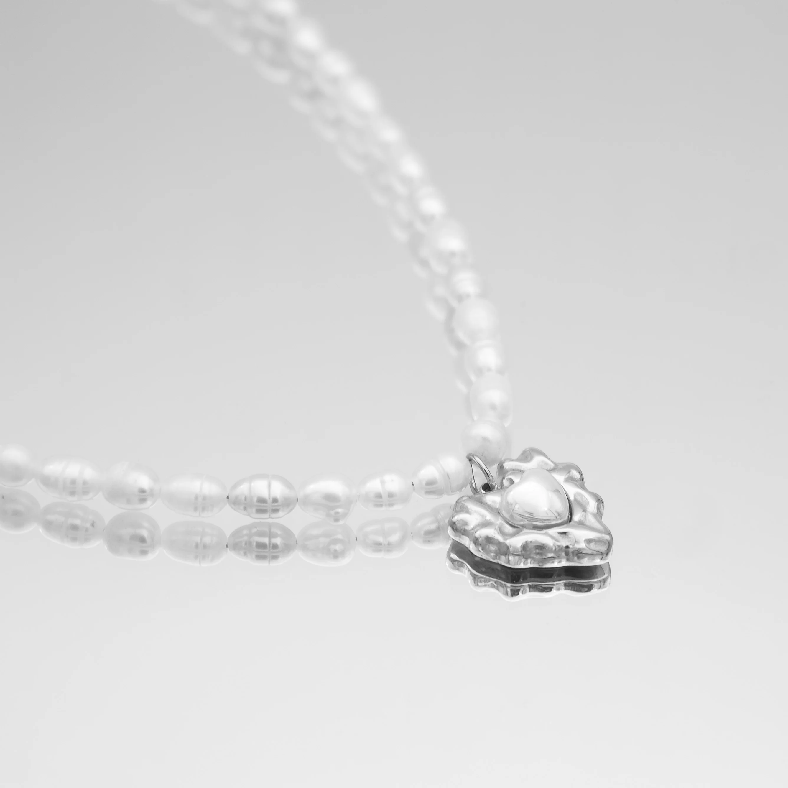 Amber Pearl Heart Necklace - Image 4