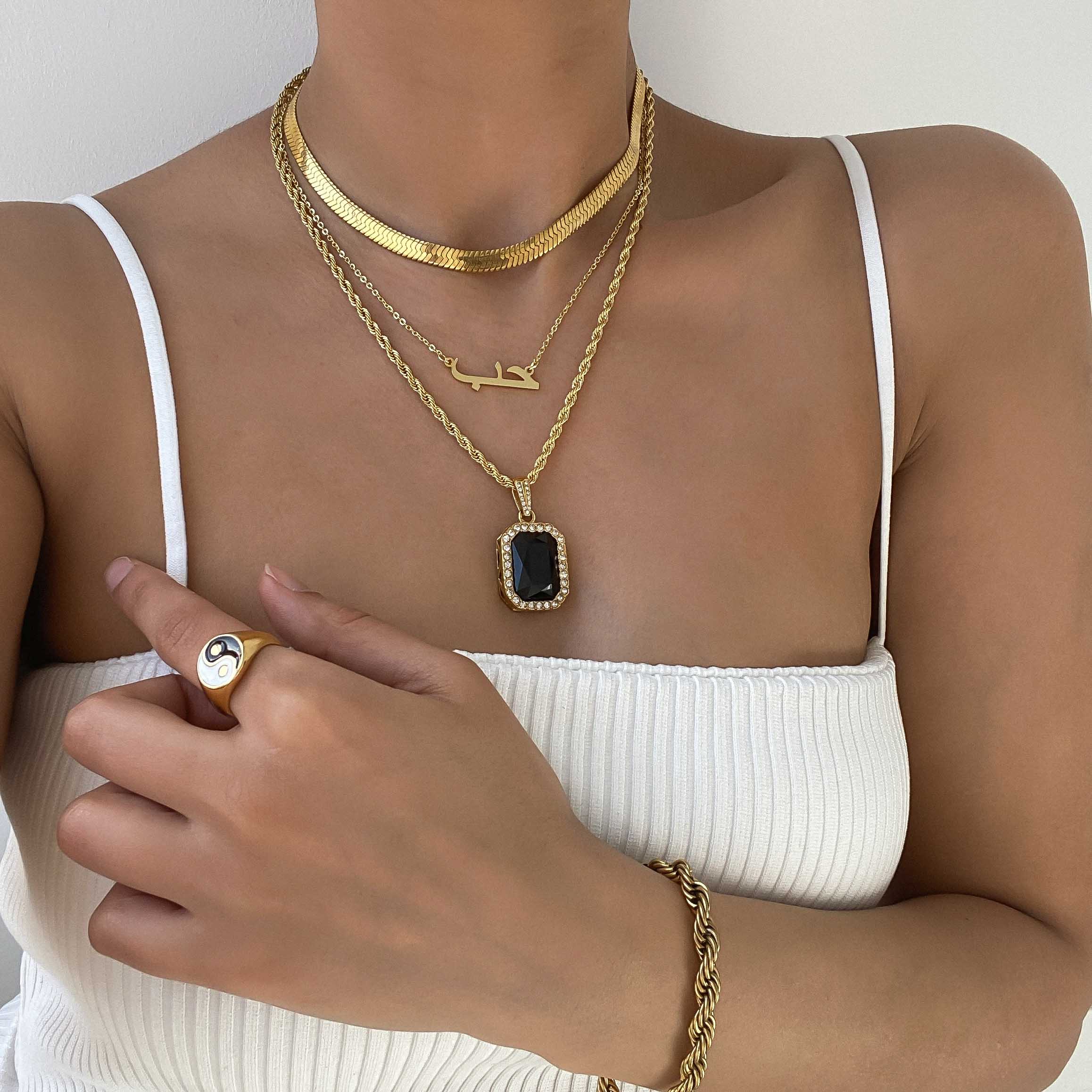 Amelia Onyx Tablet Necklace - Image 6