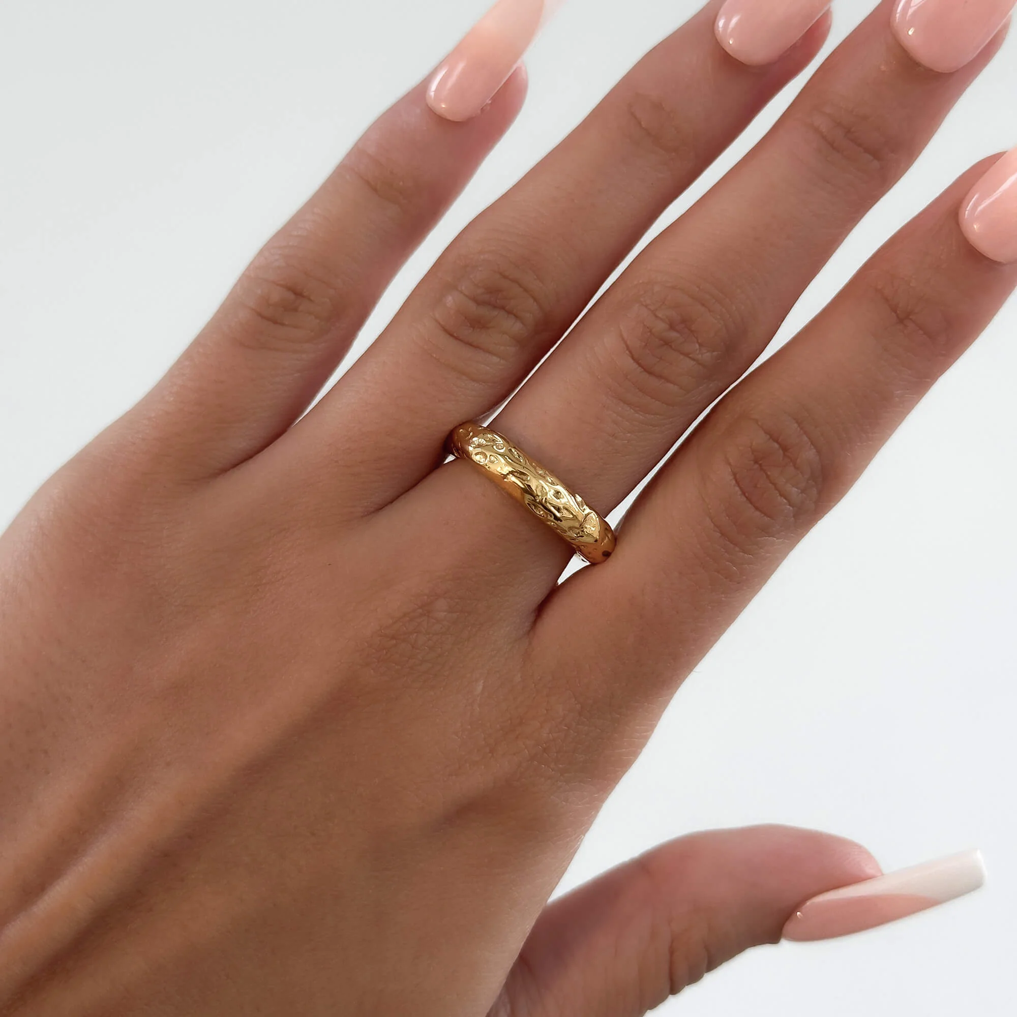 Astrid Hammered Band Ring - Image 4