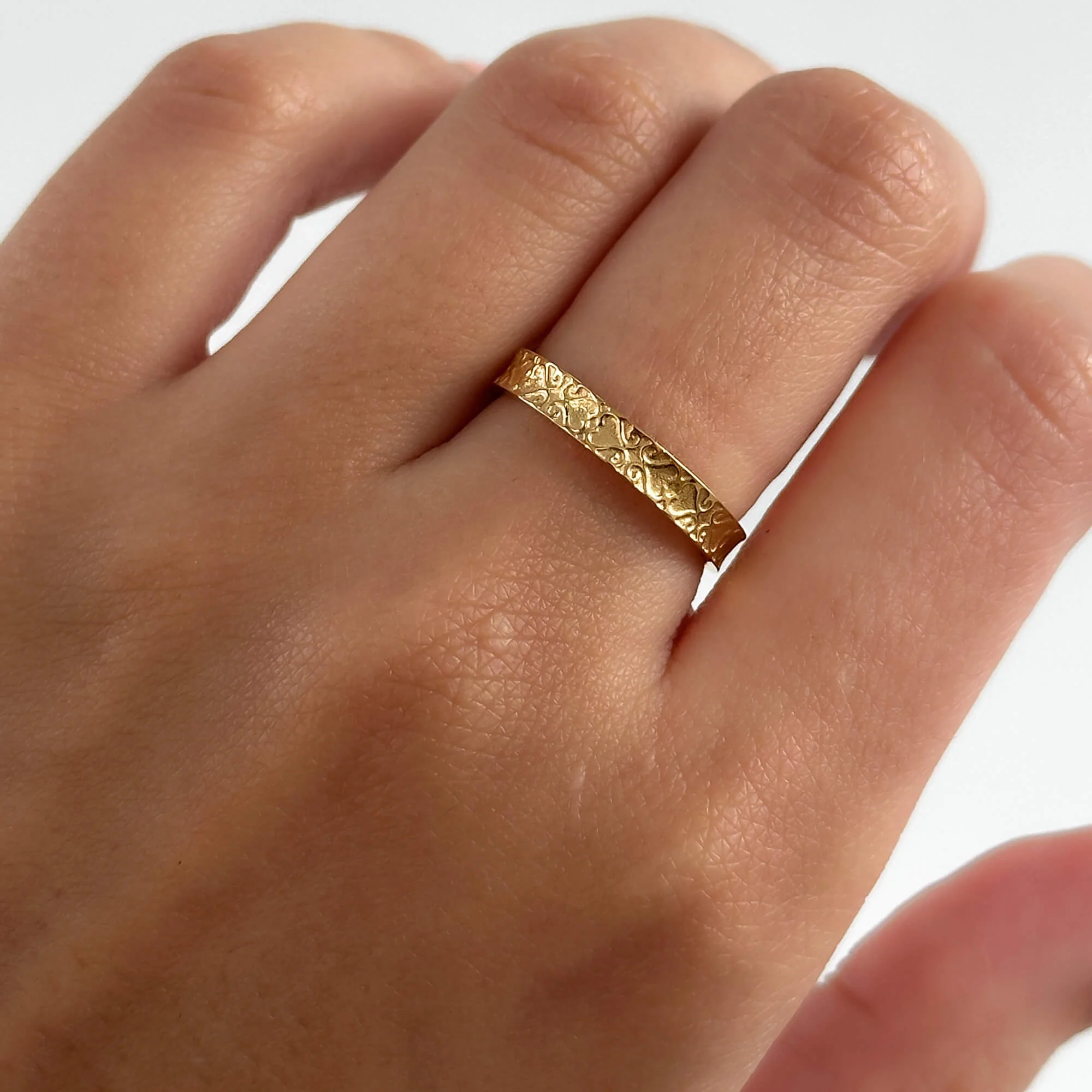 Aurora Celtic Pattern Ring - Image 5