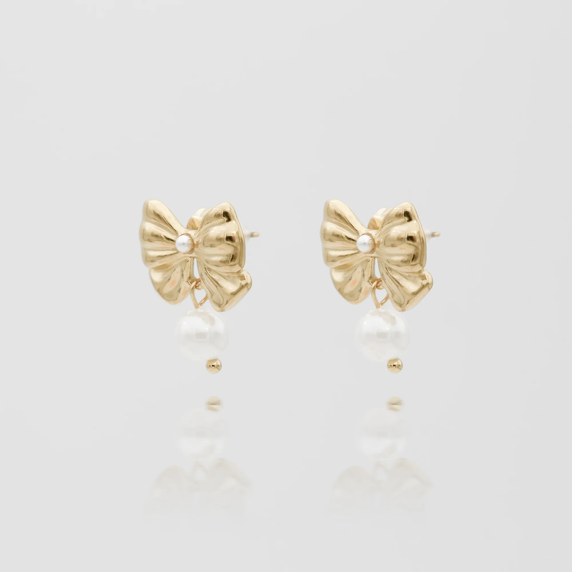 Bailey Bow Earrings - Image 3
