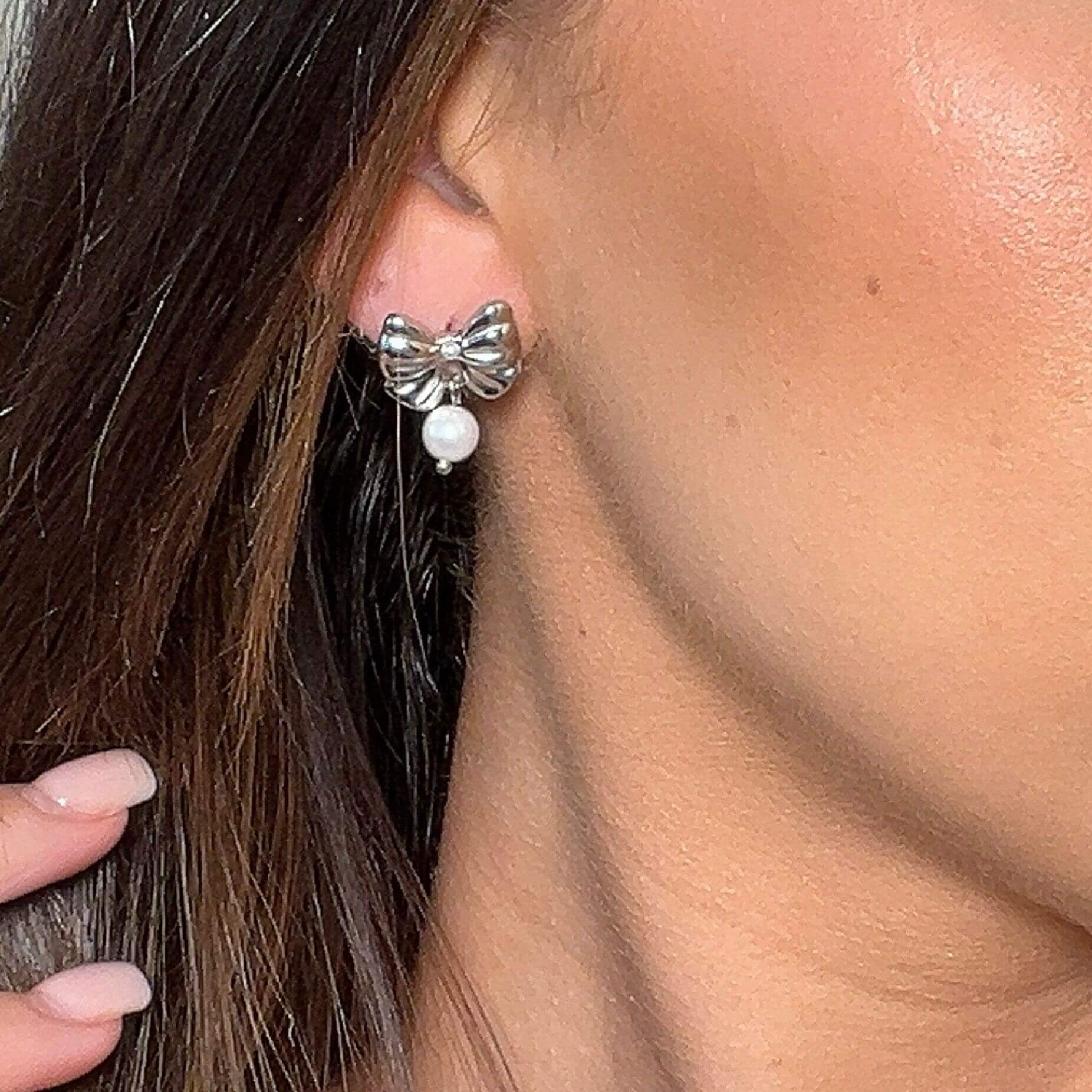 Bailey Bow Earrings - Image 5