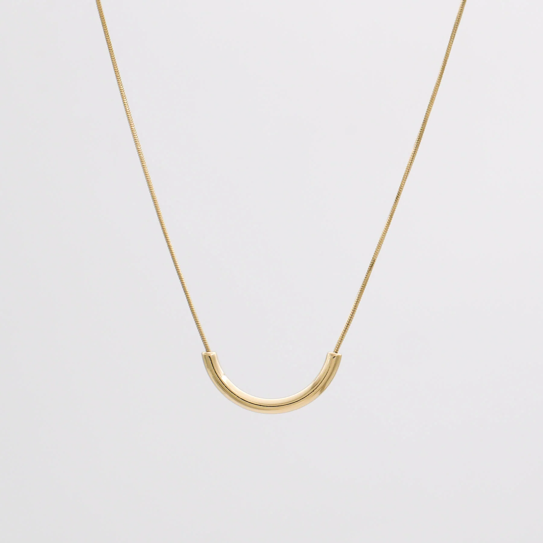 Cerys Crescent Bar Necklace - Image 4