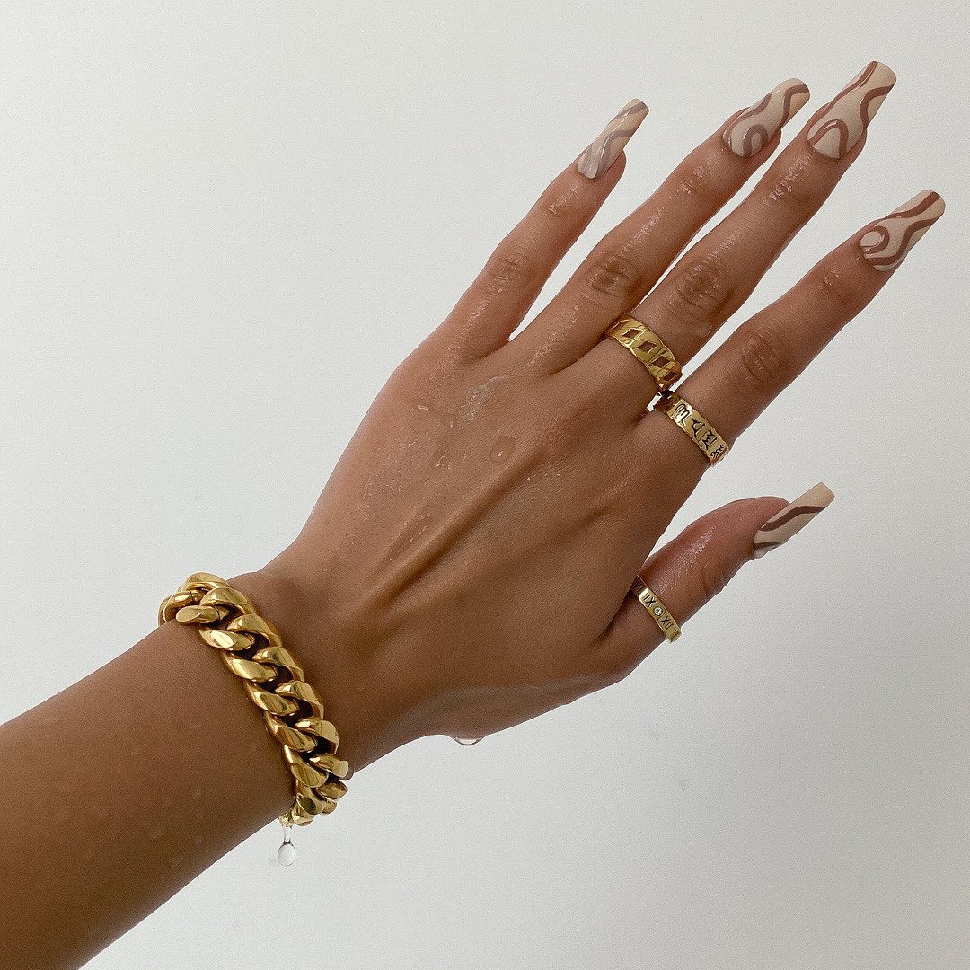 Chunky Cuban Chain Bracelet - Image 2