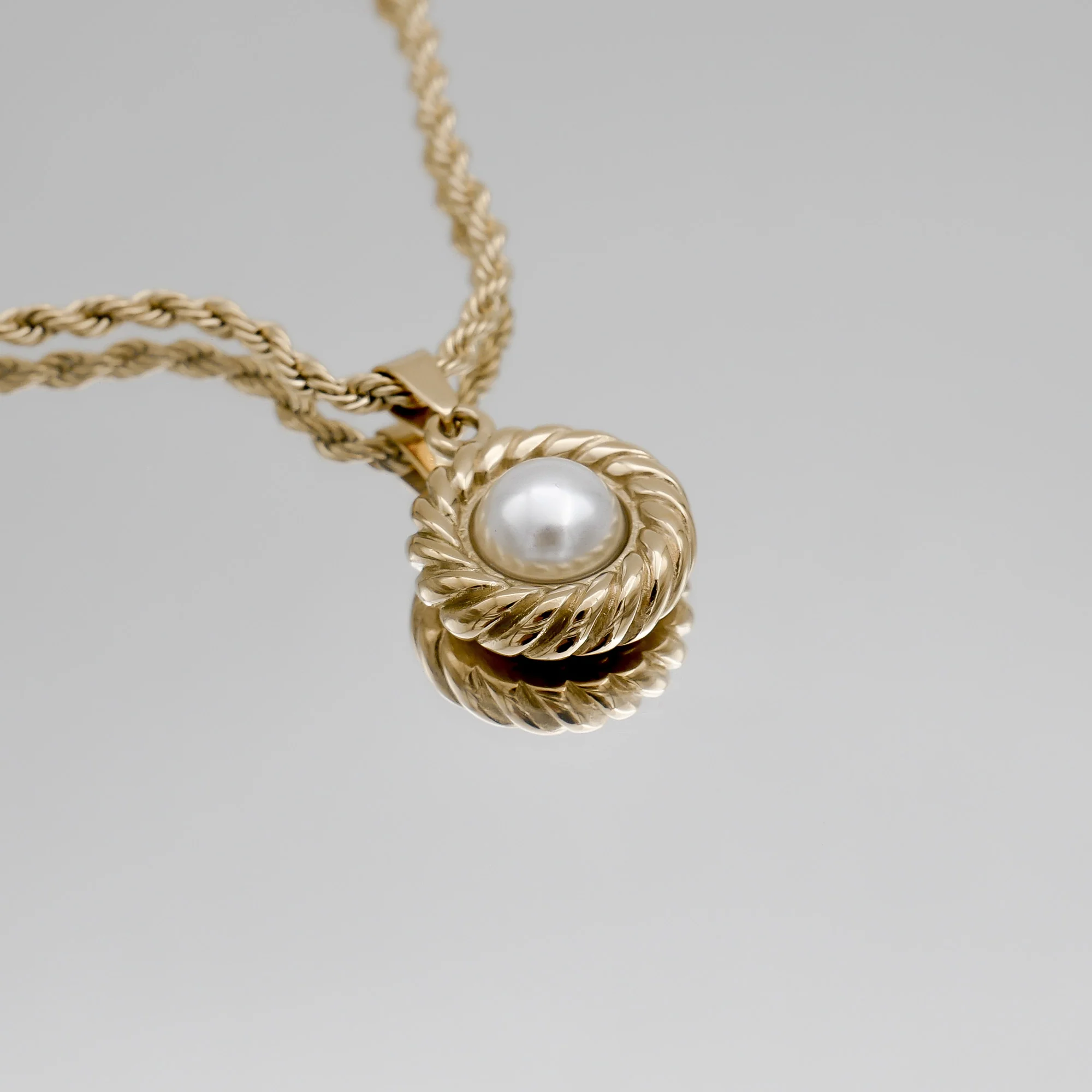 Esme Pearl Round Necklace - Image 3