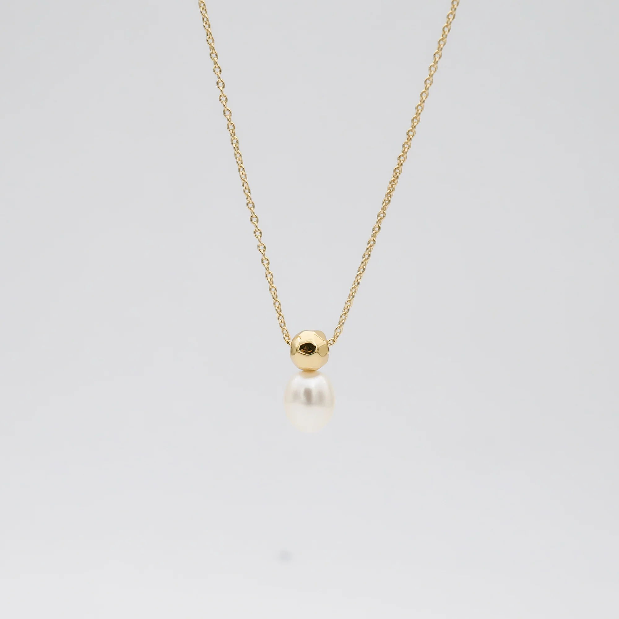 Dara Pearl Drop Necklace - Image 5
