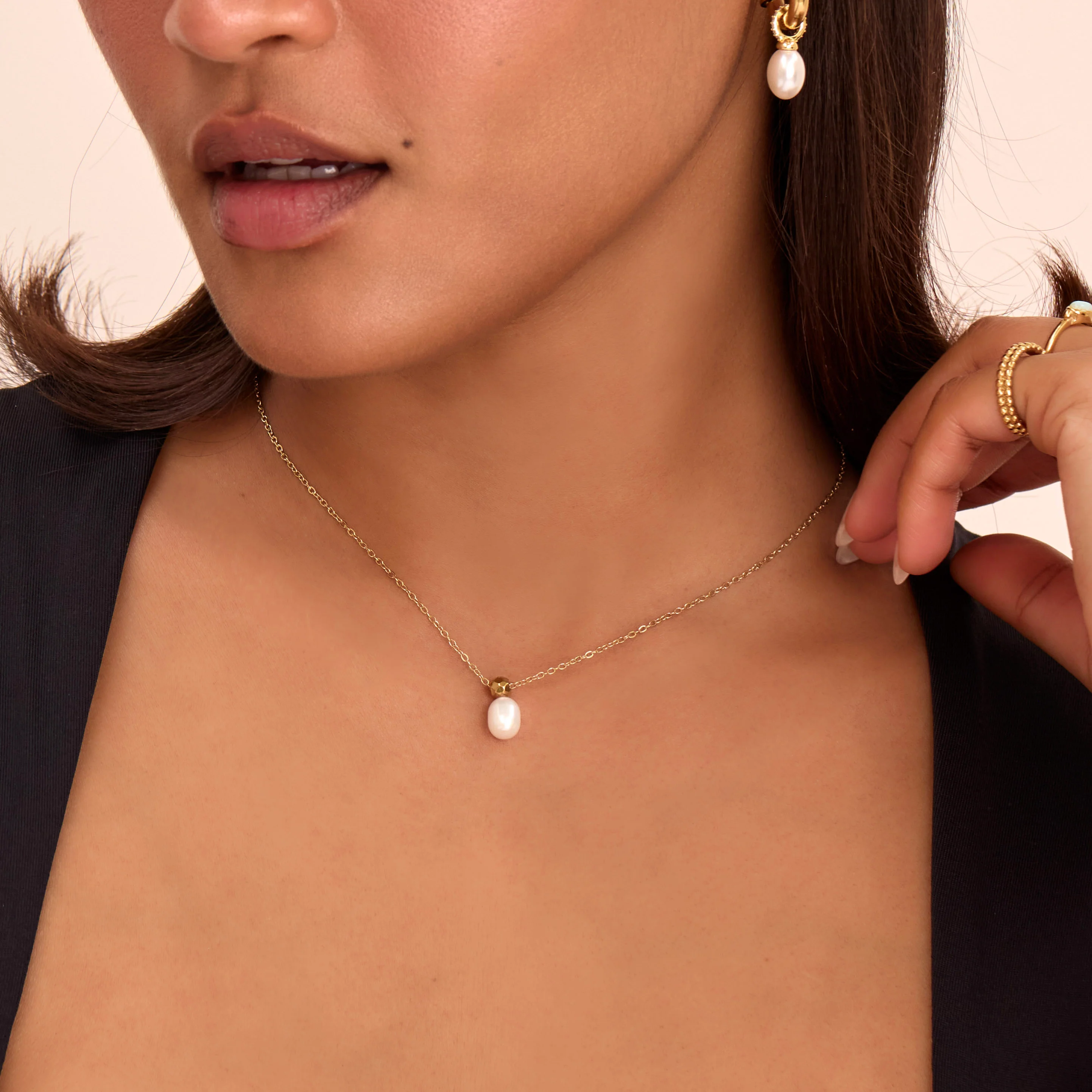 Dara Pearl Drop Necklace - Image 6