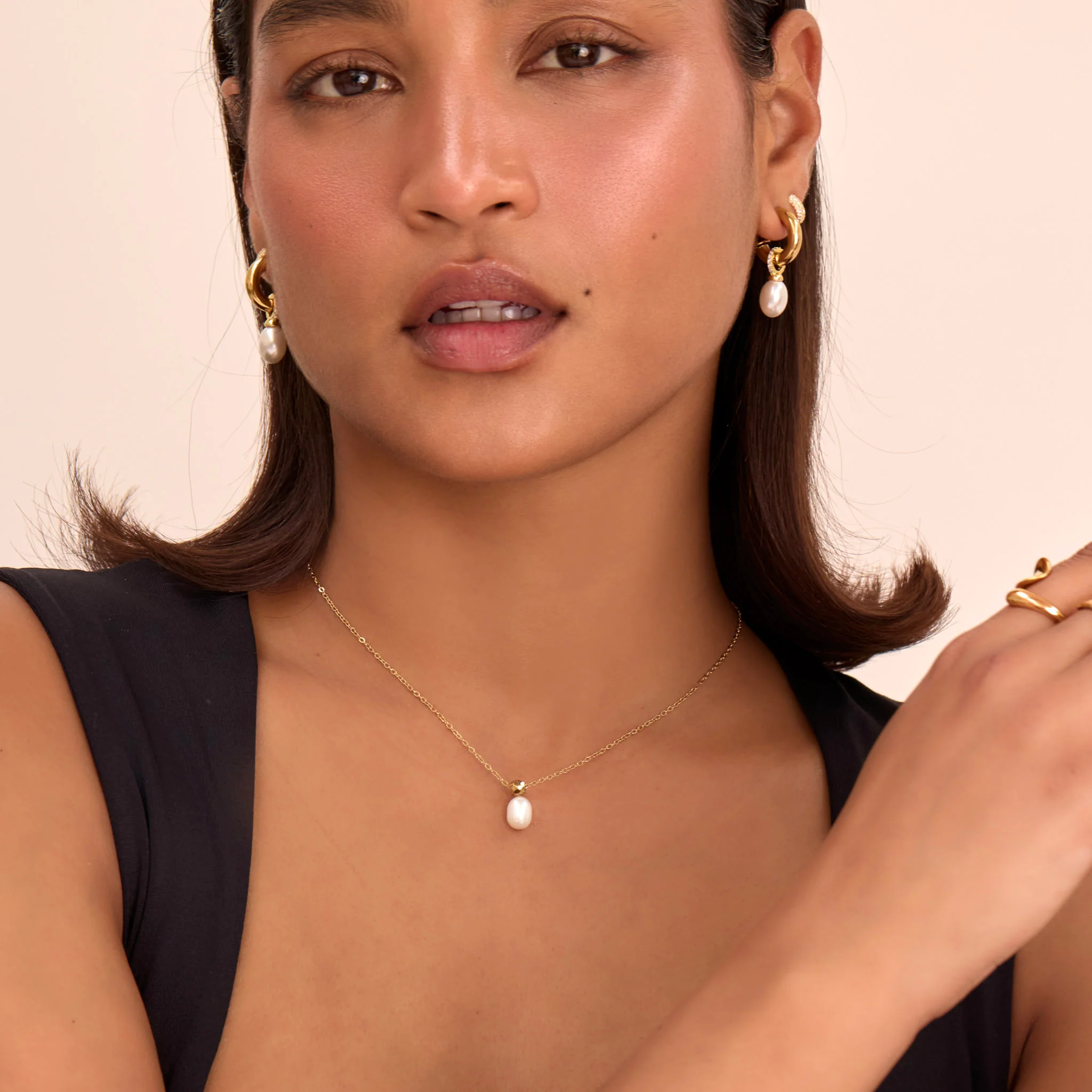 Dara Pearl Drop Necklace - Image 7