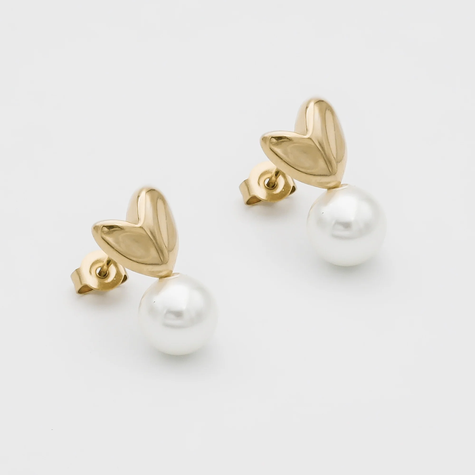 Demi Heart & Pearl Earrings - Image 2