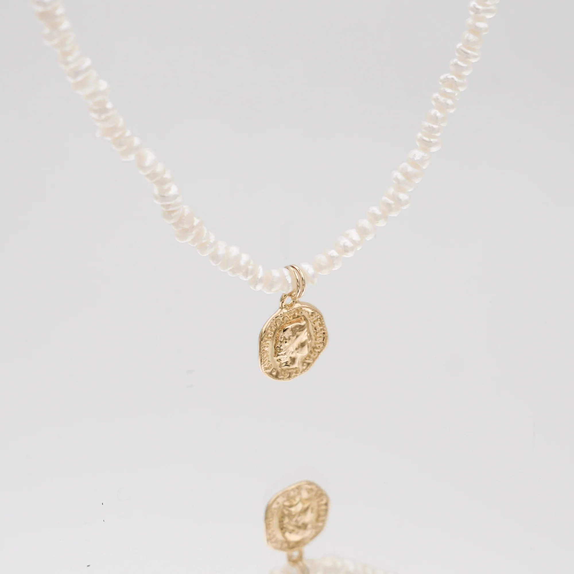 Emily Coin Pearl Necklace - Image 4