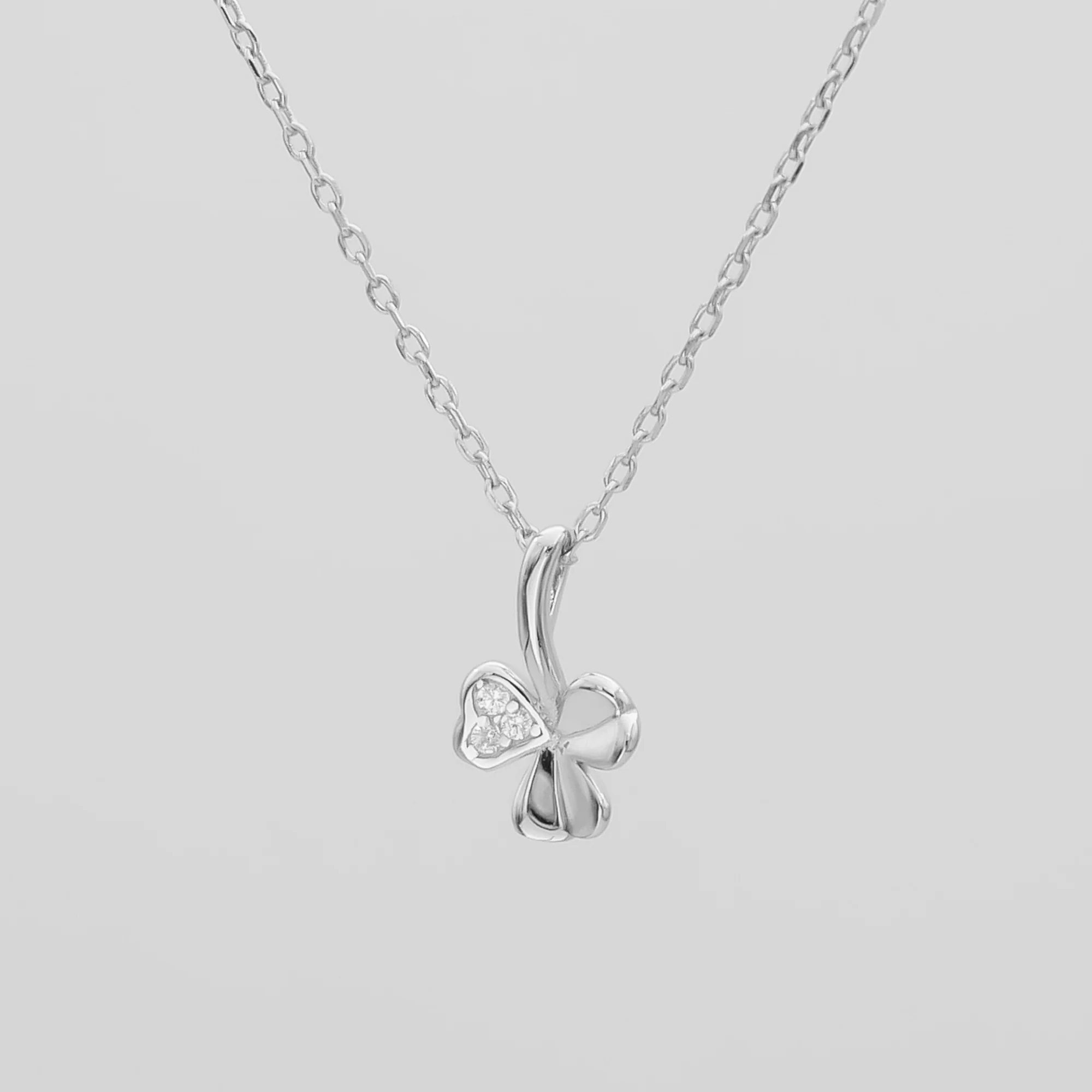 Felicity Mini clover necklace - Image 3