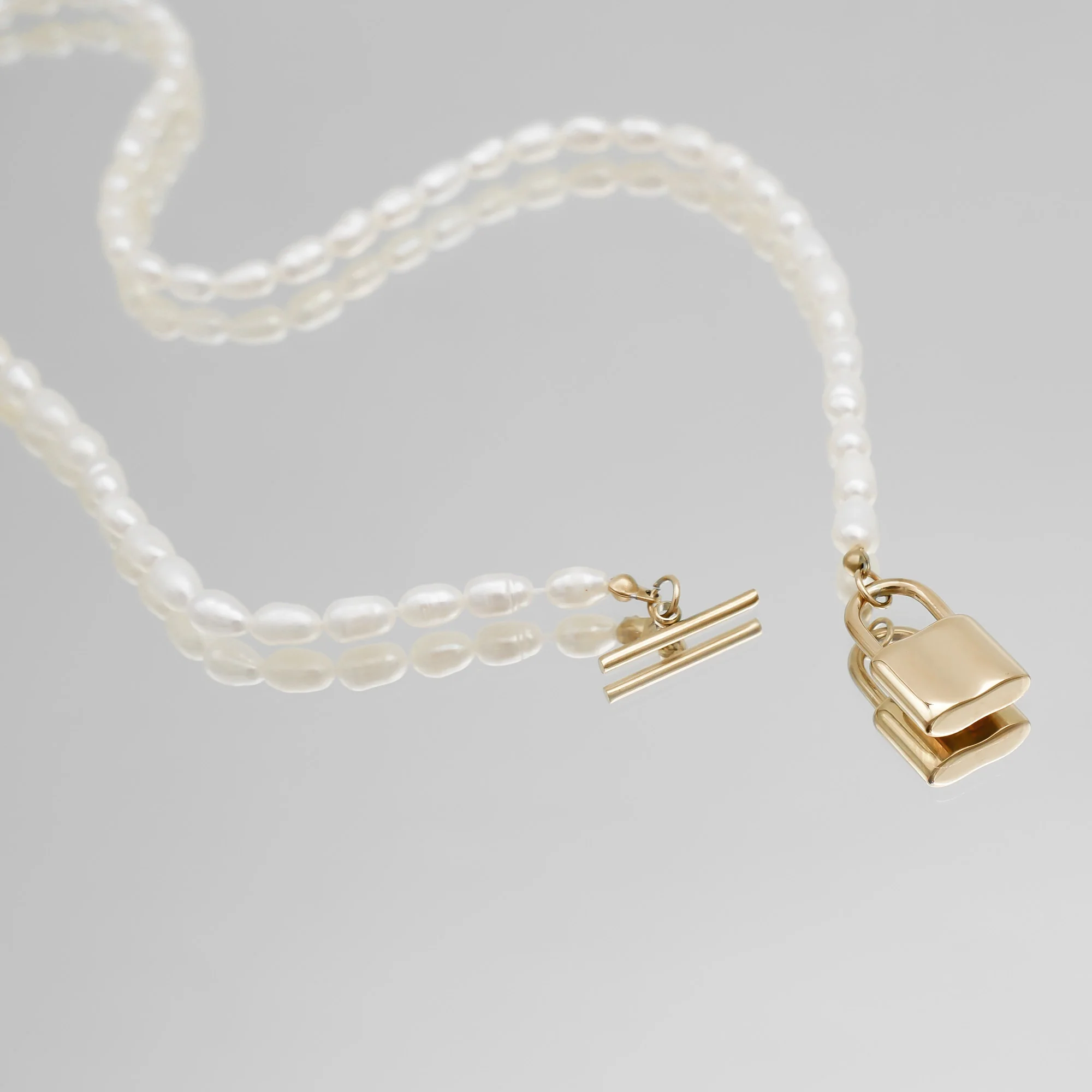 Freya Pearl Lock Necklace - Image 4