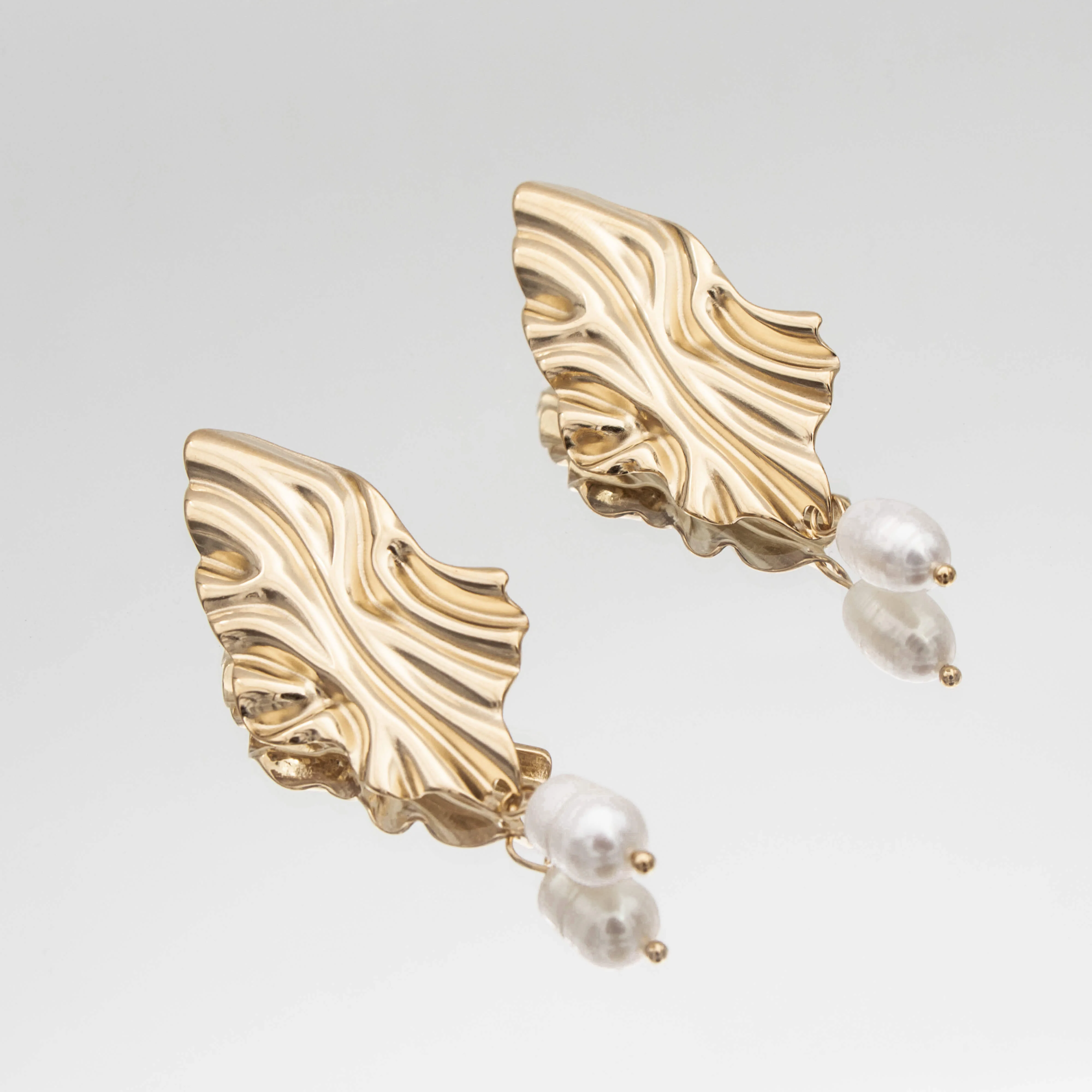 Inaya Textured Pearl Earrings - Image 3