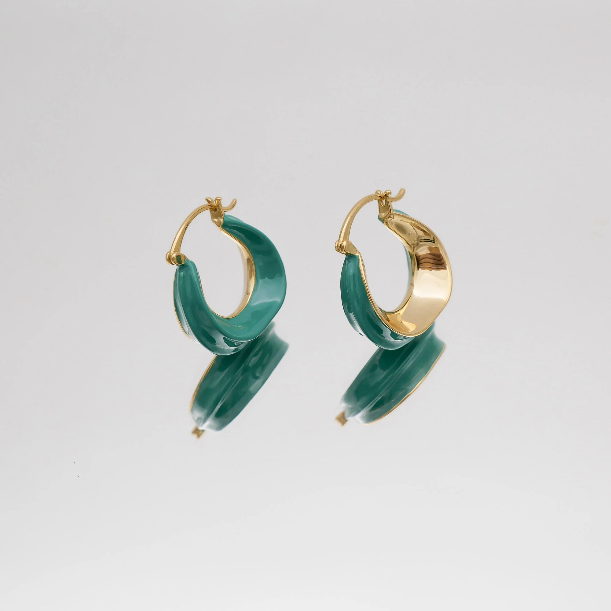 Katia Earrings Emerald - Image 7
