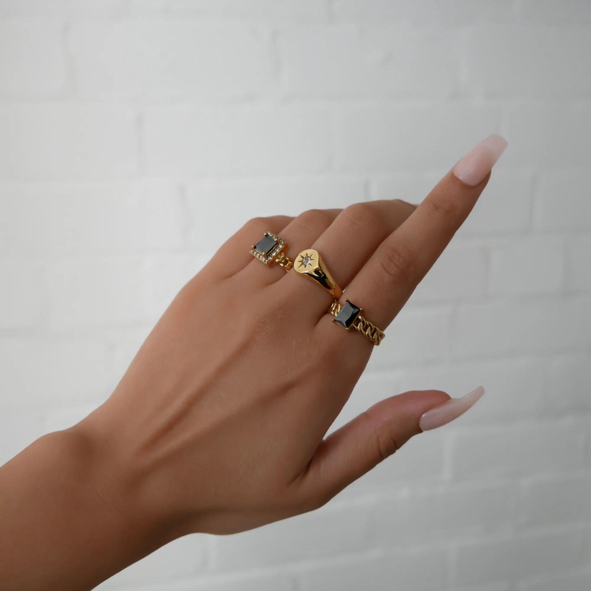 Laria Cuban Ring - Image 6