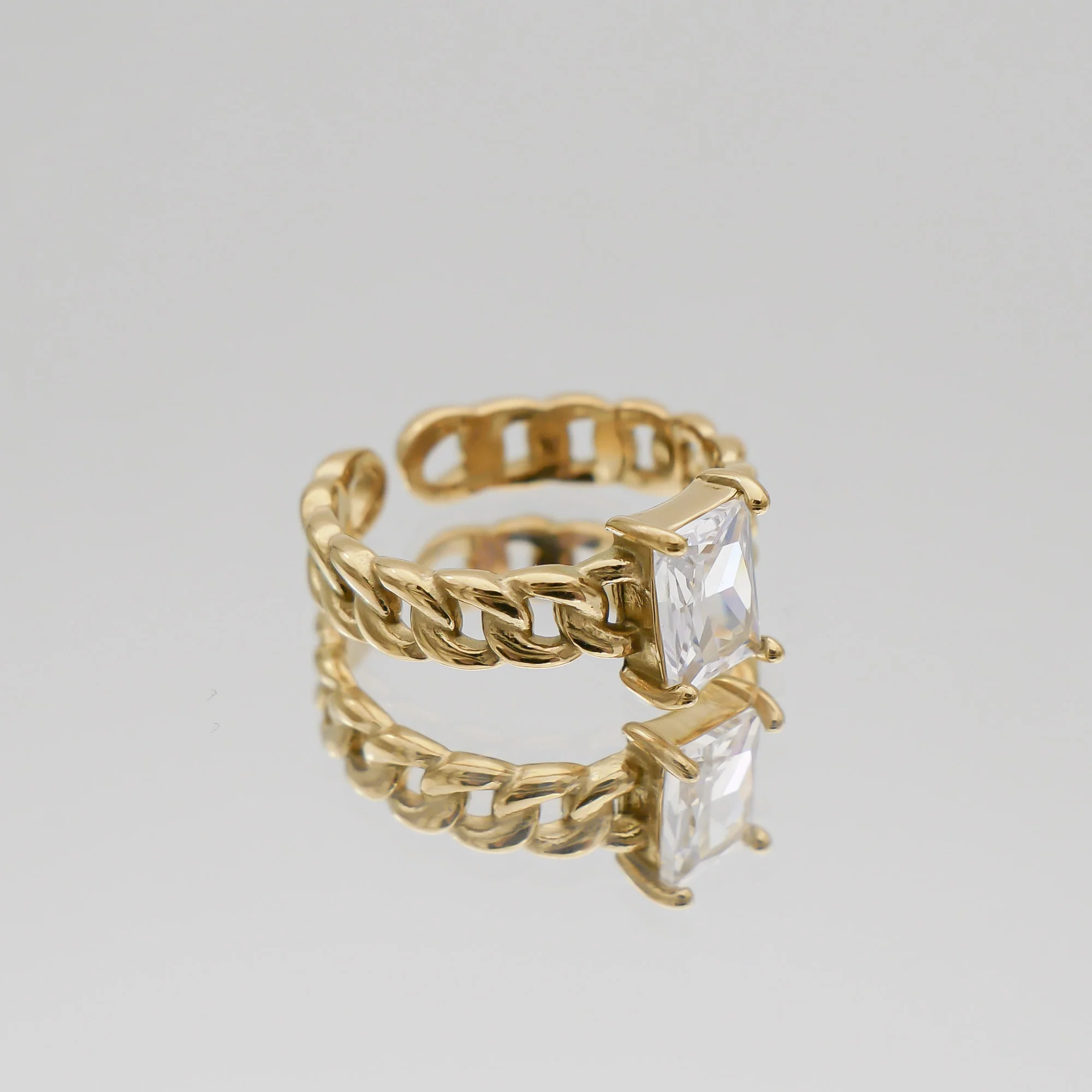 Laria Cuban Ring - Image 8