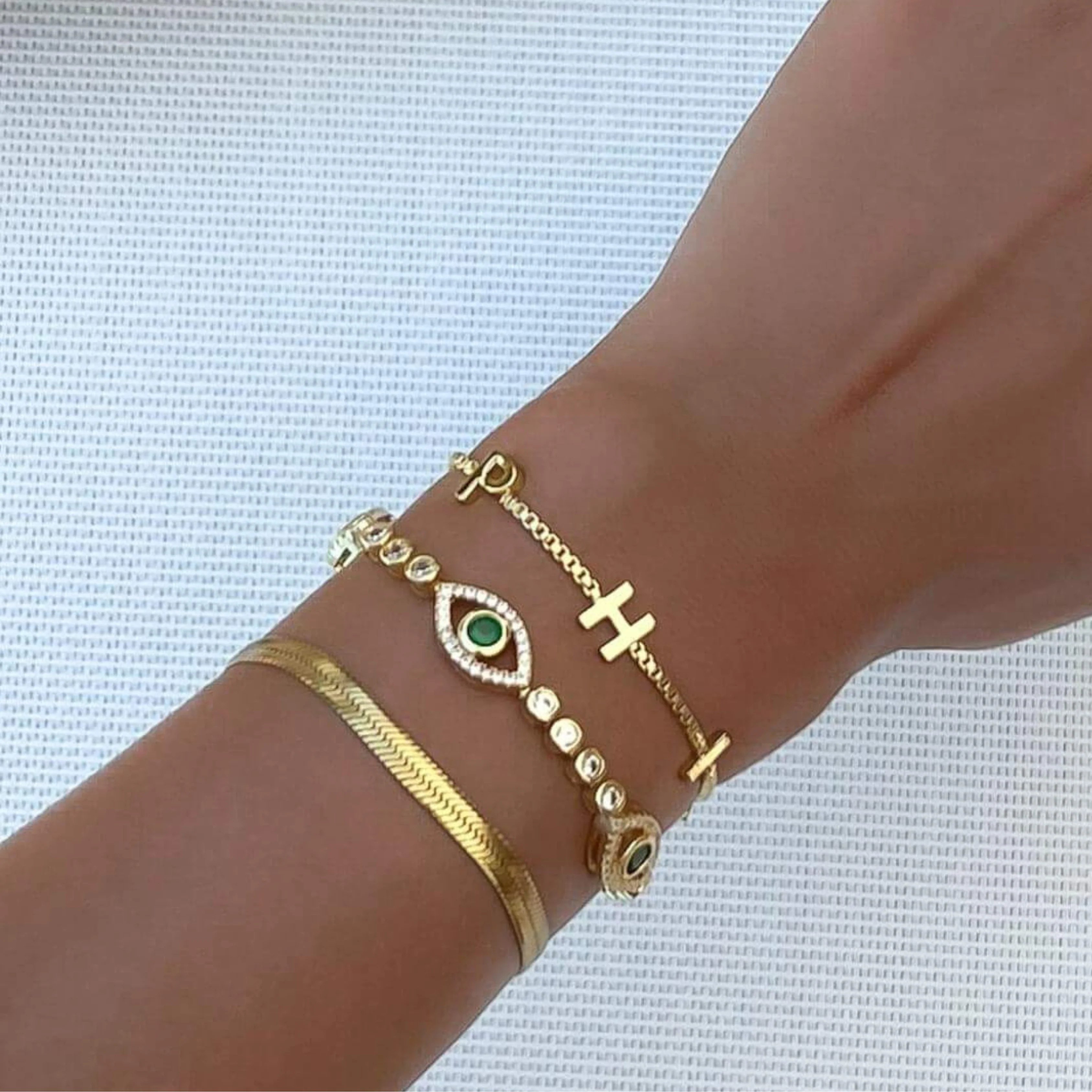 Lila Horus Eye Bracelet  | Gold - Image 9