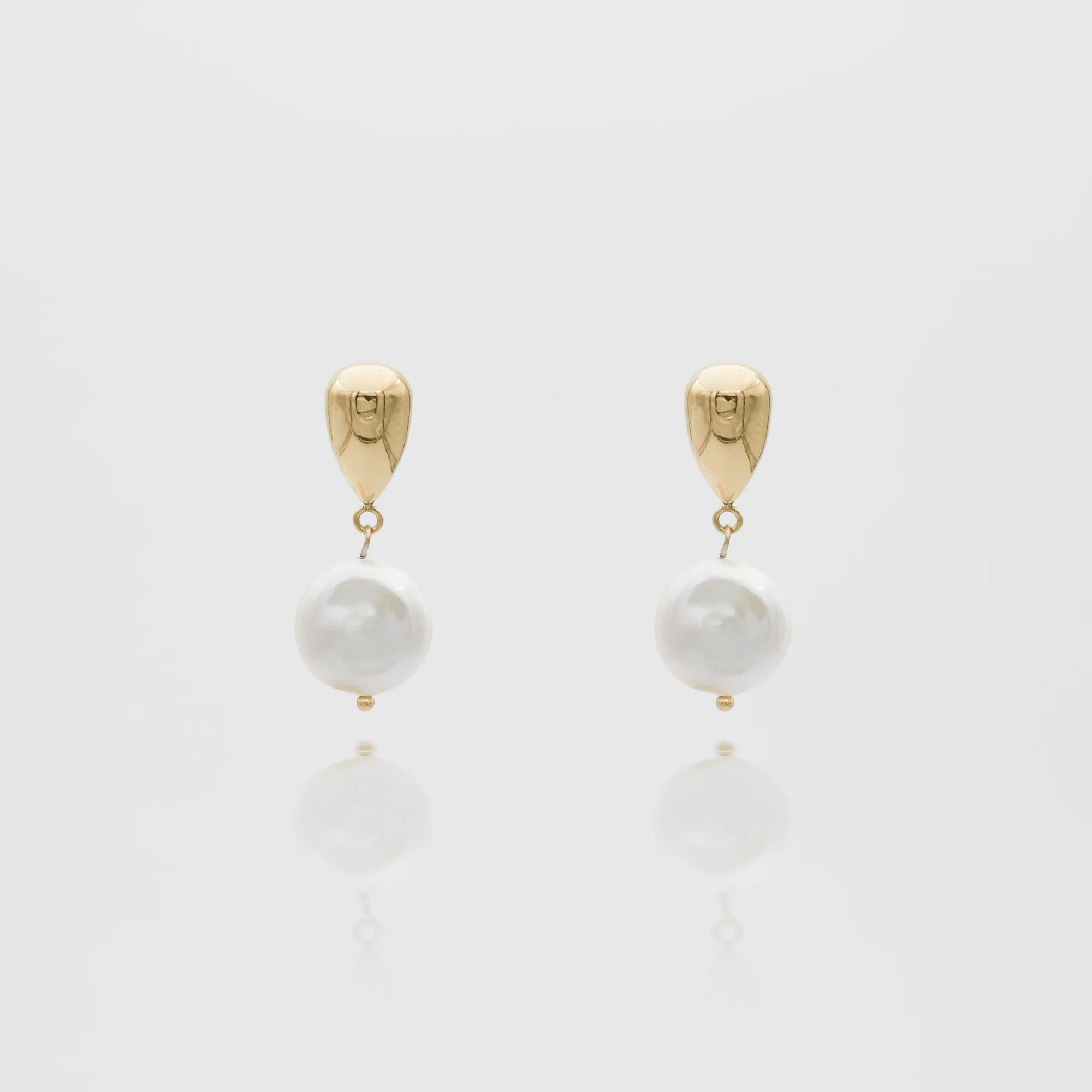 Margot Pearl Earrings