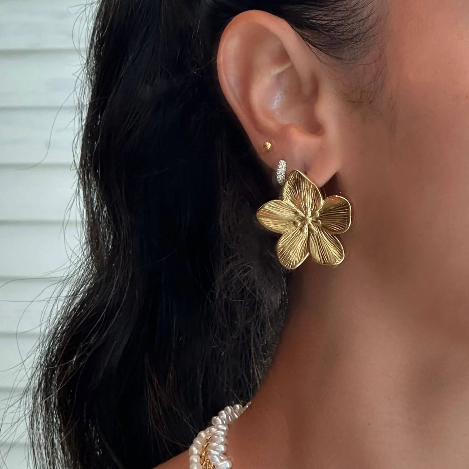 Naya Flower Earrings - Image 5