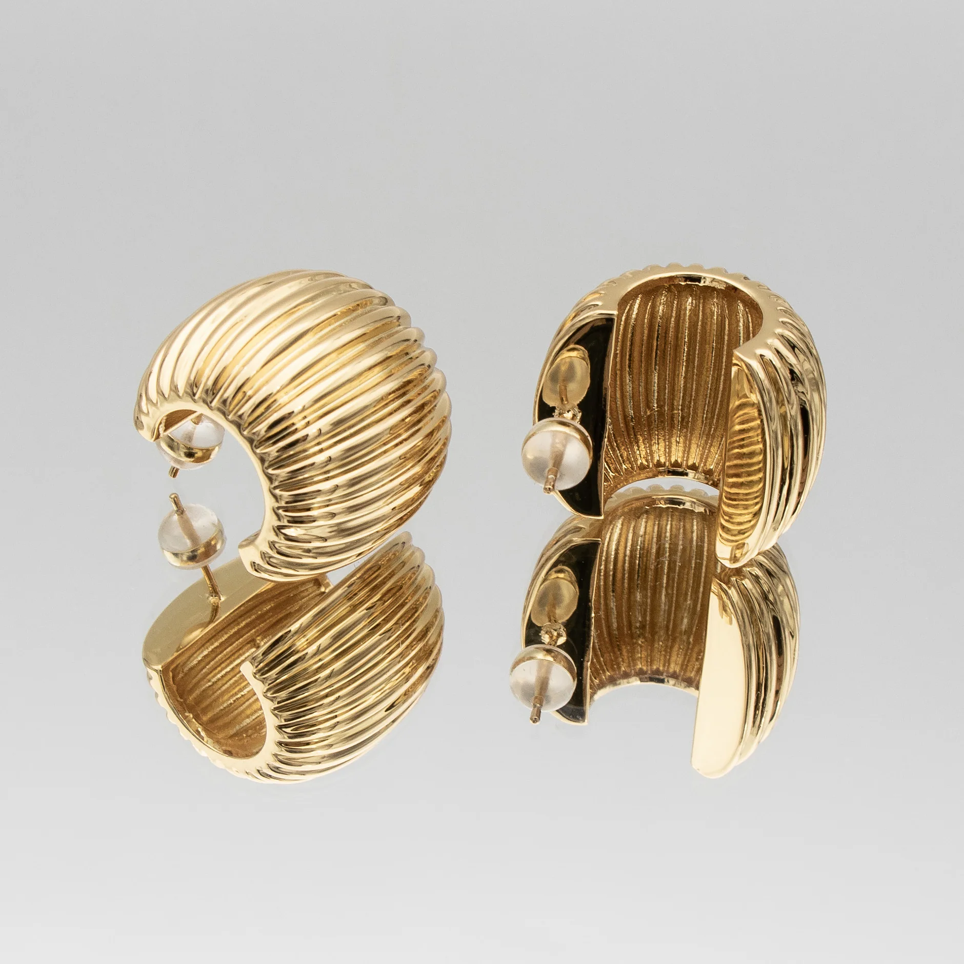 Raisa Ribbed Earrings - Image 3