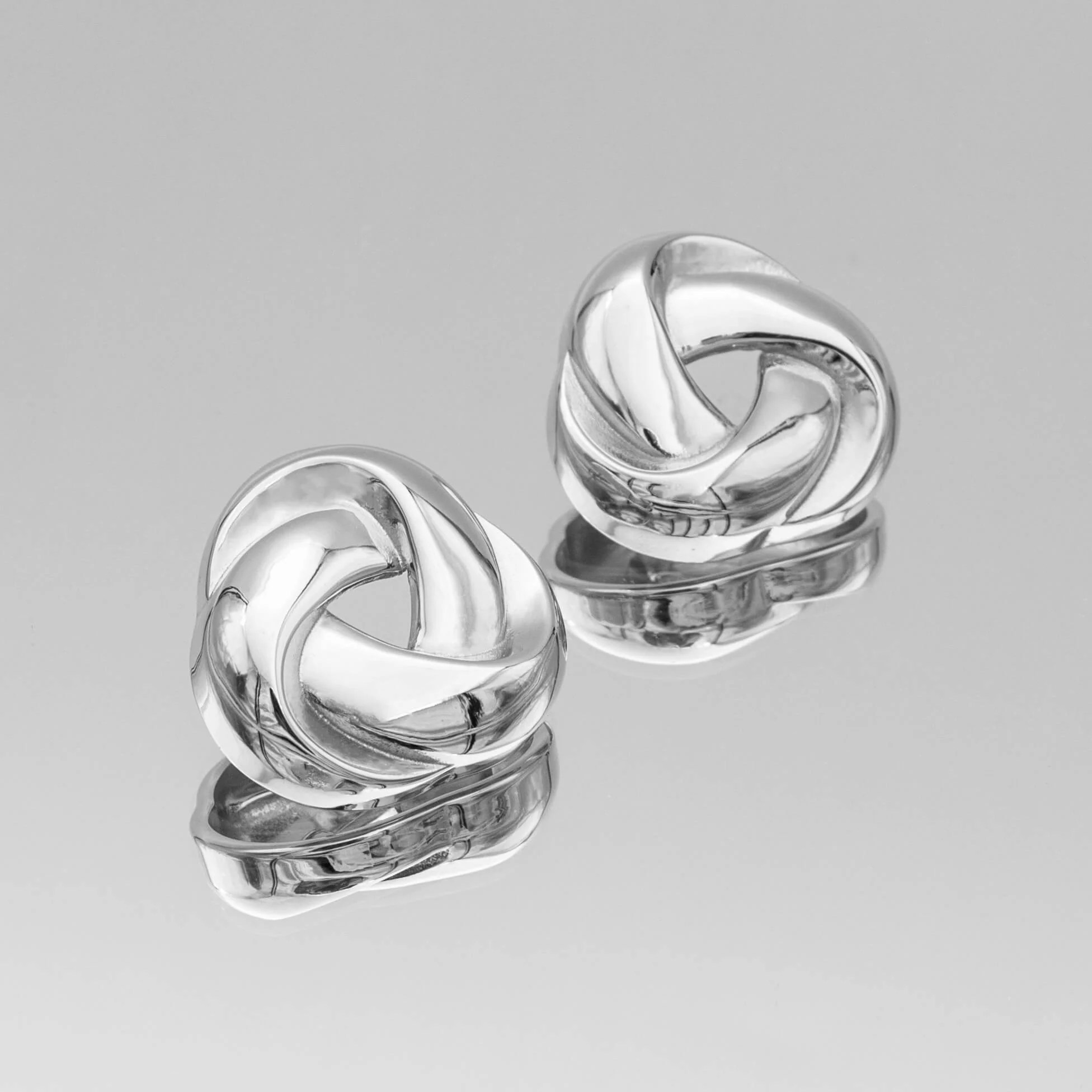 Rania Knot Earrings - Image 6