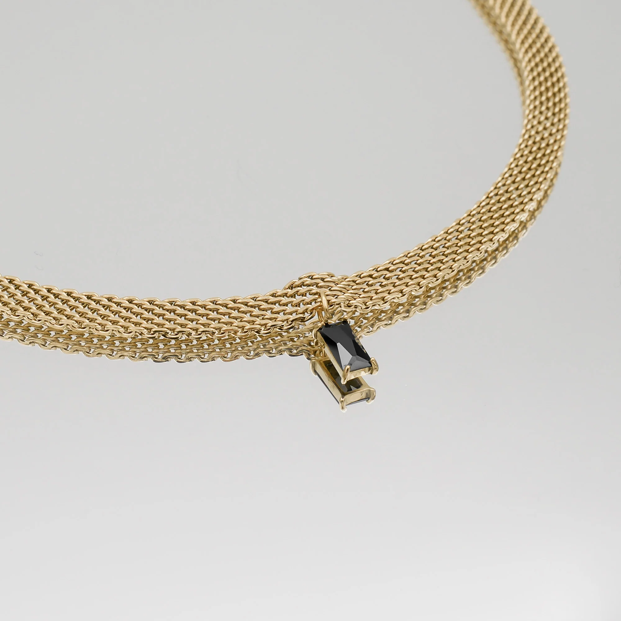 Raya Thick Necklace - Image 3