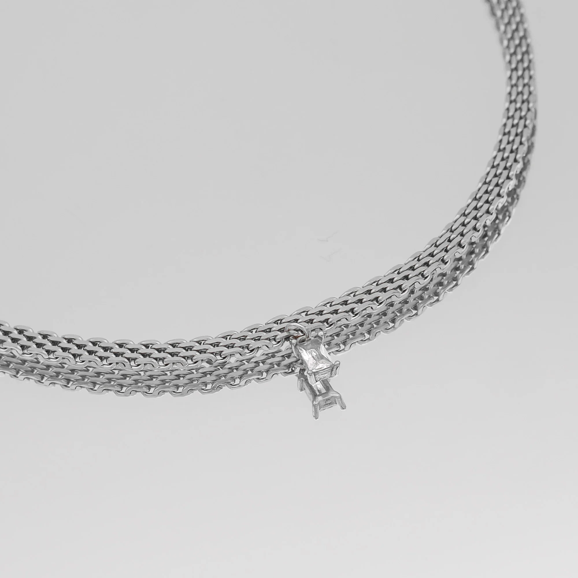 Raya Thin Necklace - Image 5
