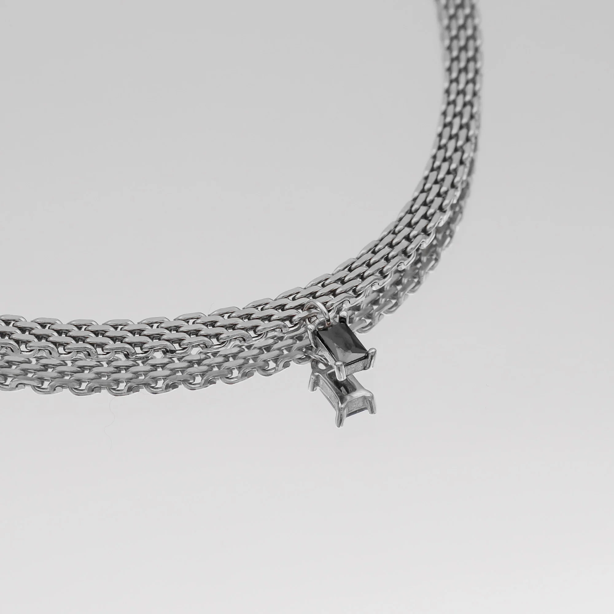Raya Thin Necklace - Image 7