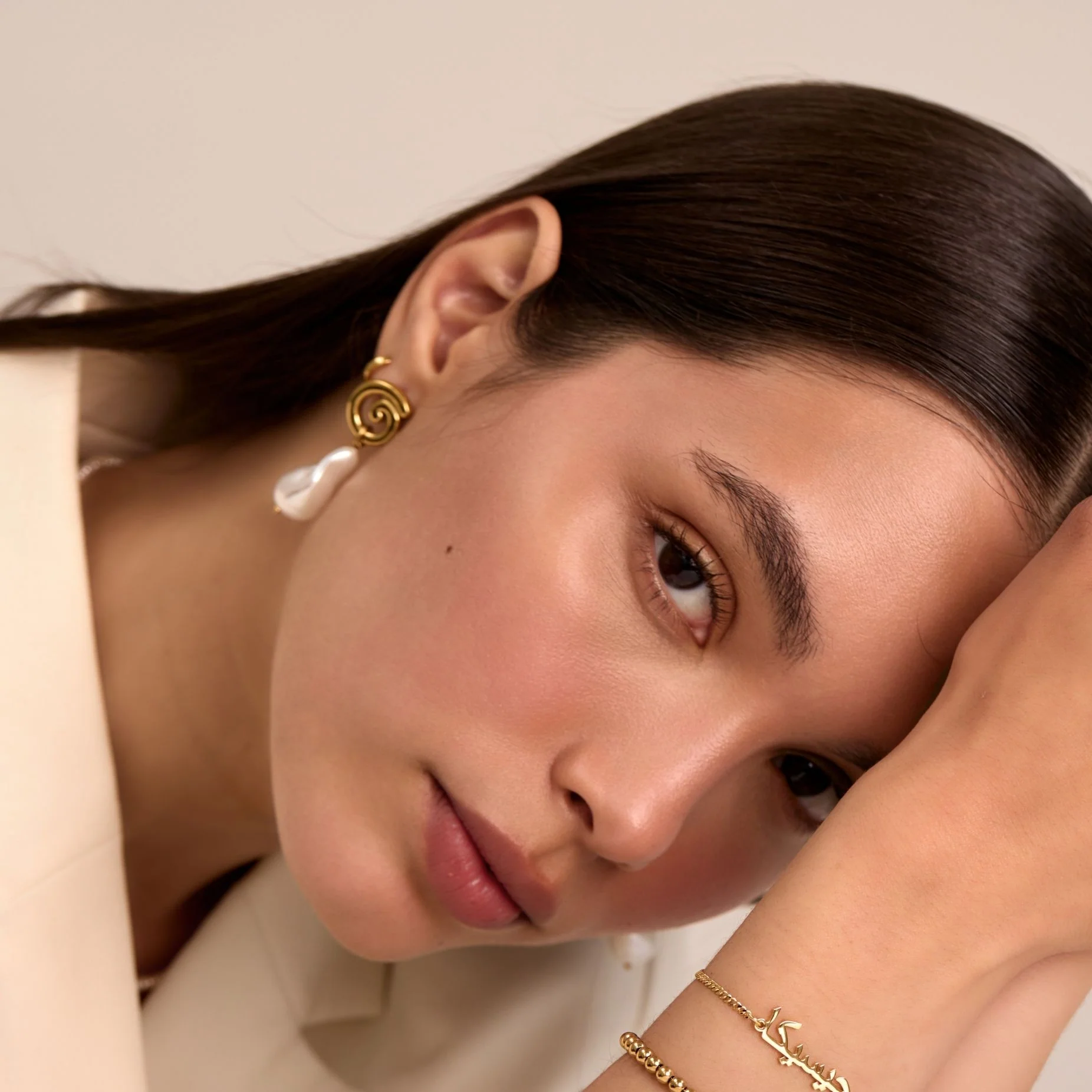 Rumi Pearl Earrings - Image 5