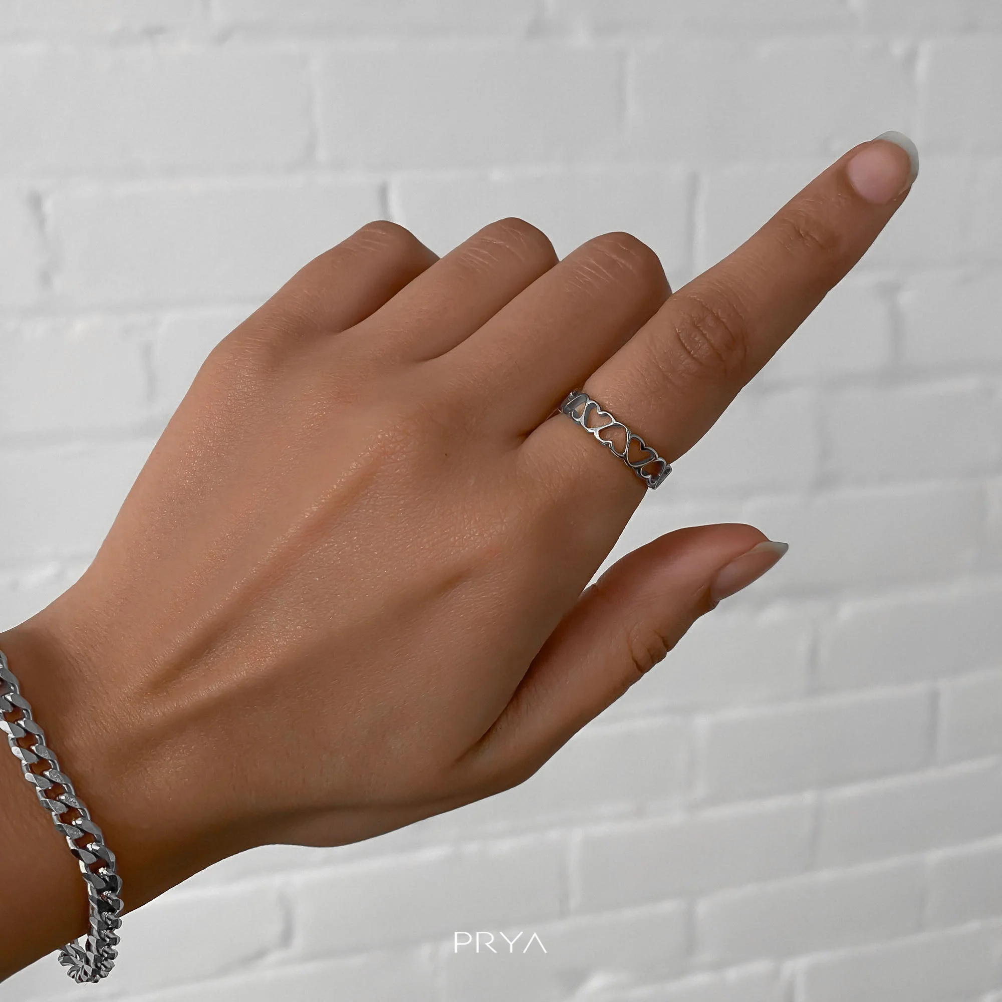Serena Linked Love Heart Ring - Image 7