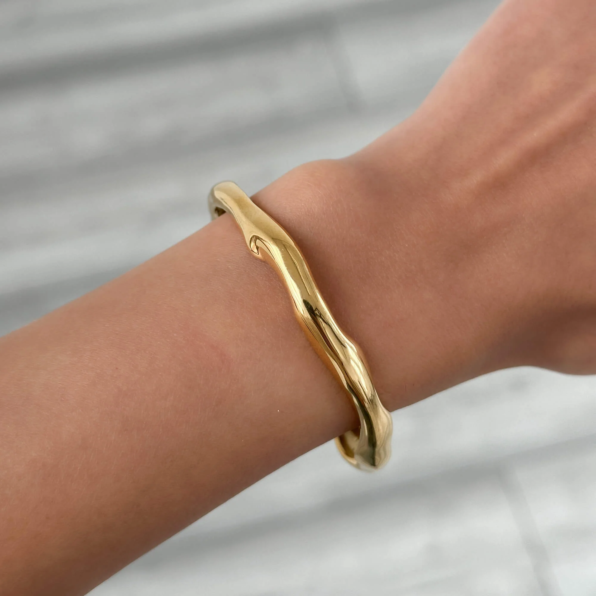 Thea Wave Bangle - Image 5