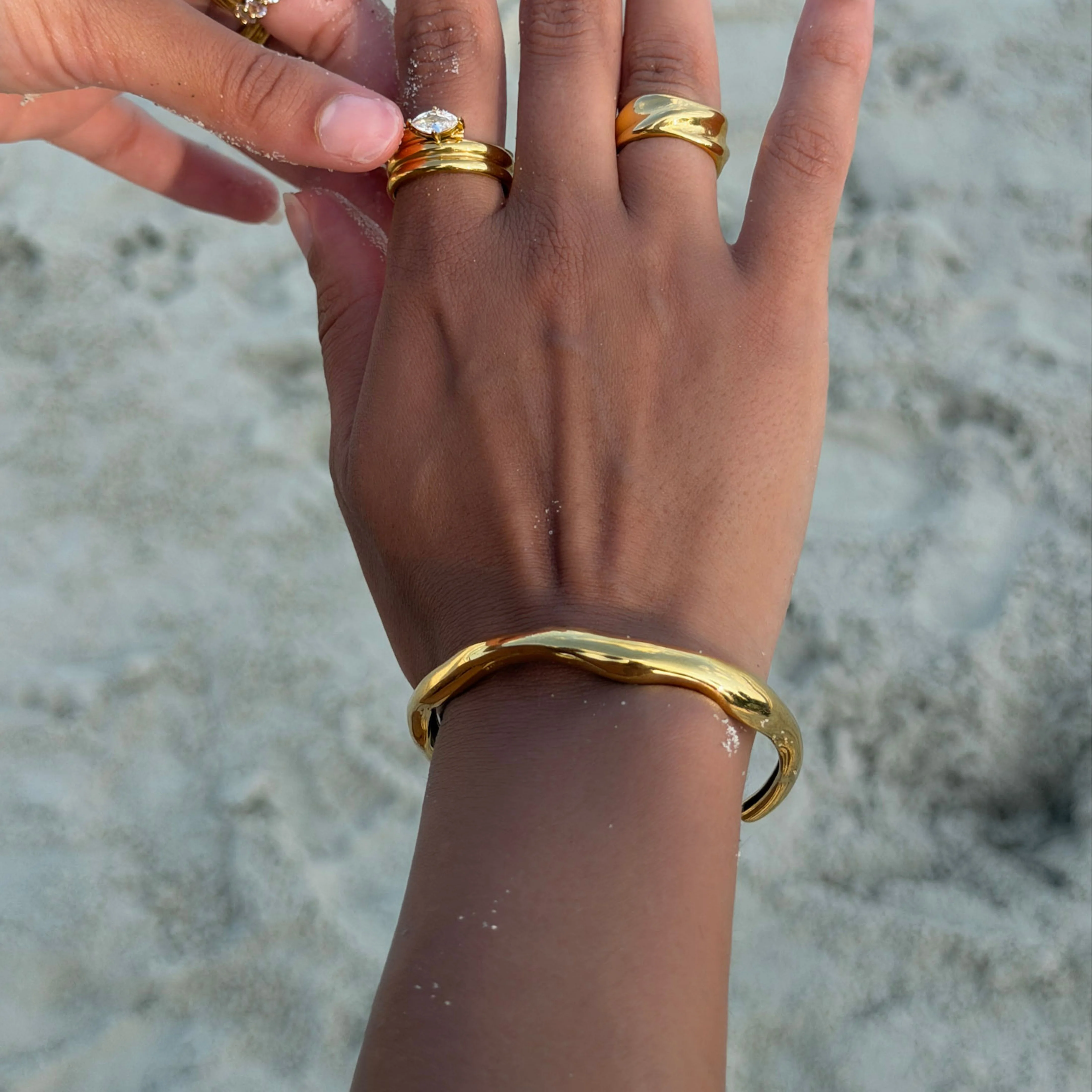 Thea Wave Bangle - Image 7