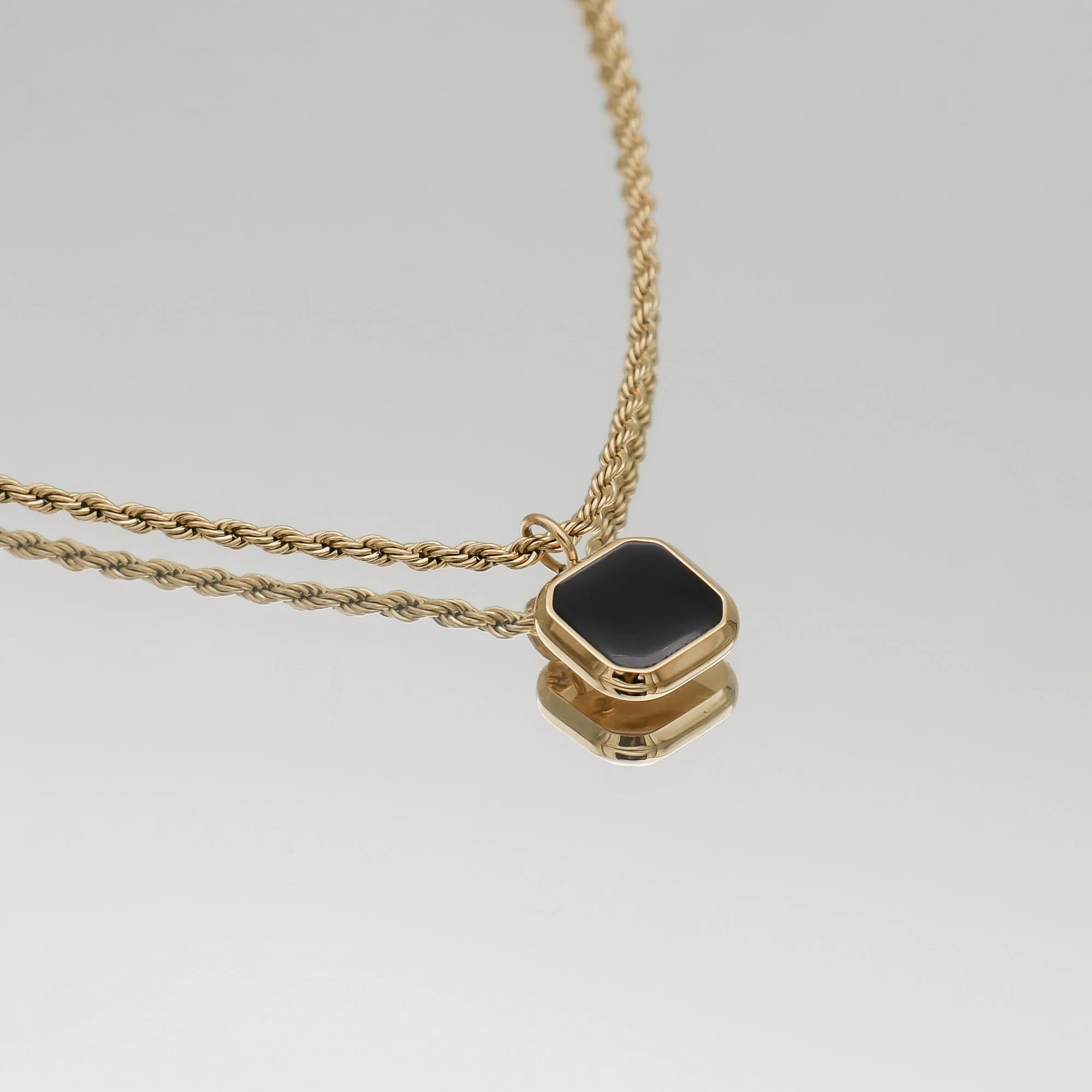 Zola Onyx Pendant Necklace - Image 2