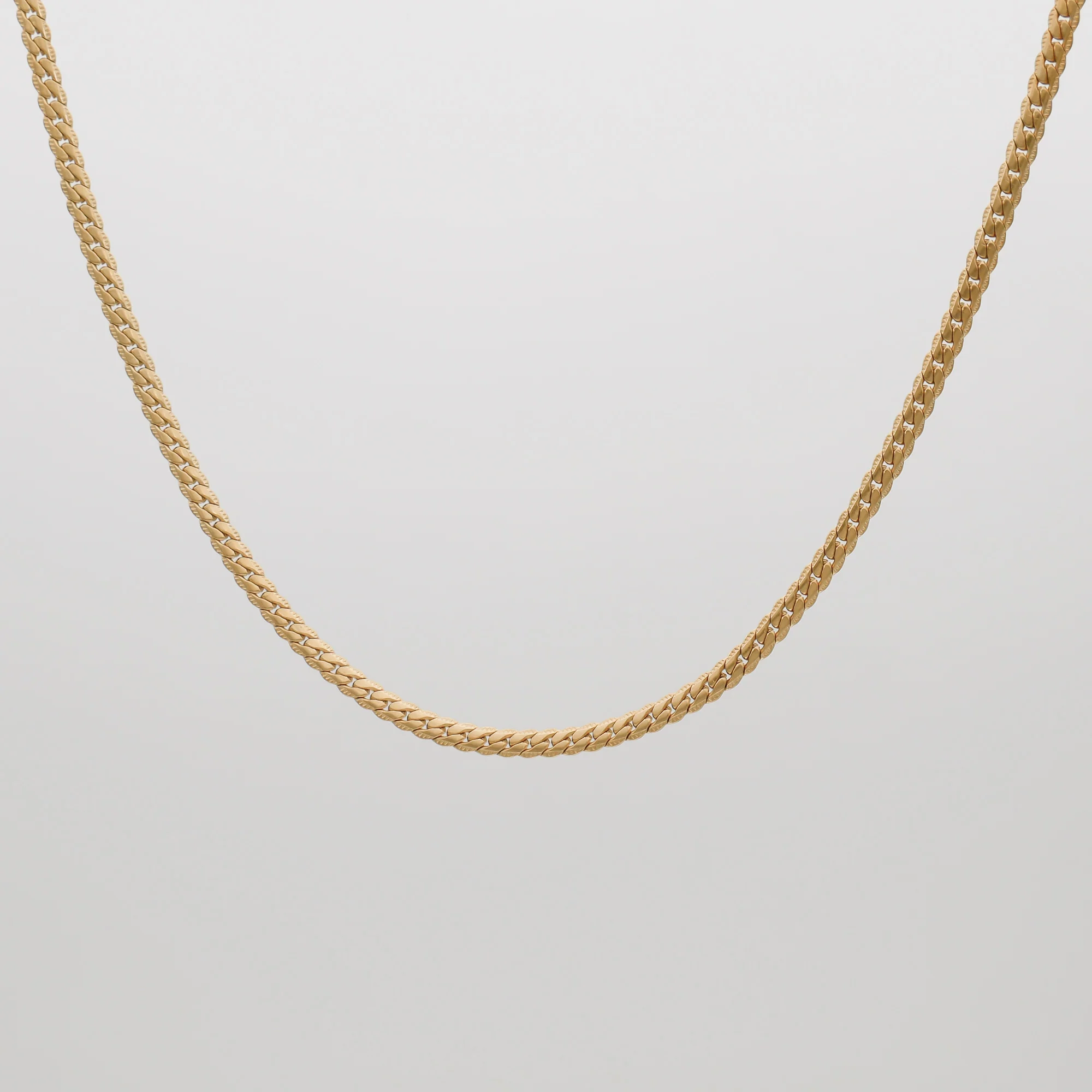 Zuri Hammered Curb Chain - Image 3